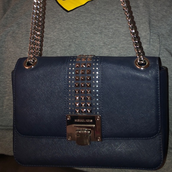 Handbags - Picture 3 of 4